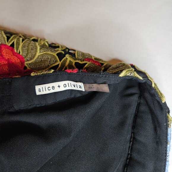 Alice + Olivia Amaris Embroidered Floral High Waist  Shorts Size 4 - Picture 4 of 6